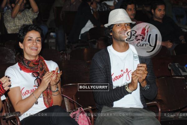 Purab Kohli and Gul Panag at Promotion of movie ''Turning 30!!!'' at IIT Powai ,Mumbai (113619)
