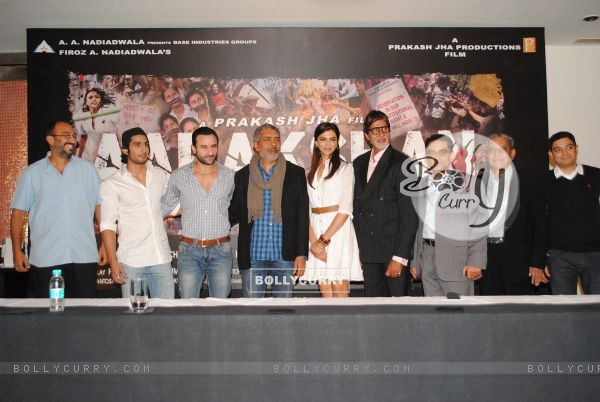 Cast and Crew at Press Conf. for the Prakash Jha's upcoming movie ''Aarakashan'' at Novatel, Mumbai (113754)