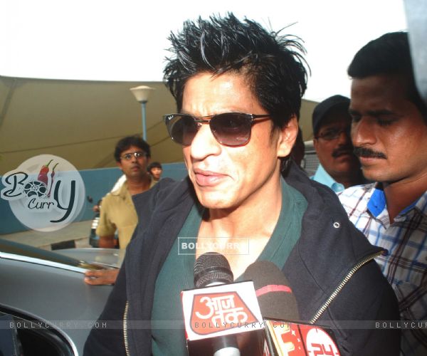 Shahrukh Khan leaves for Dubai to celebrate New Year