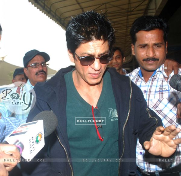 Shahrukh Khan leaves for Dubai to celebrate New Year