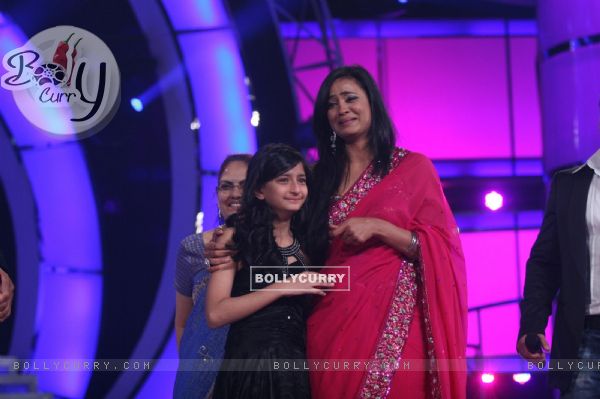 Shweta with her daughter in Finale of Bigg Boss 4