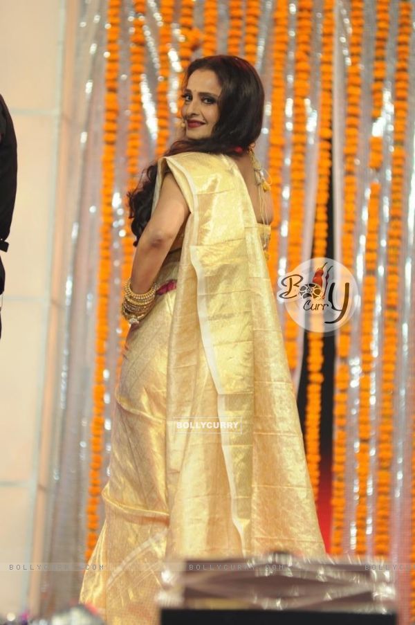Beautiful Rekha poses during a performance on 17th Annual STAR Screen Awards