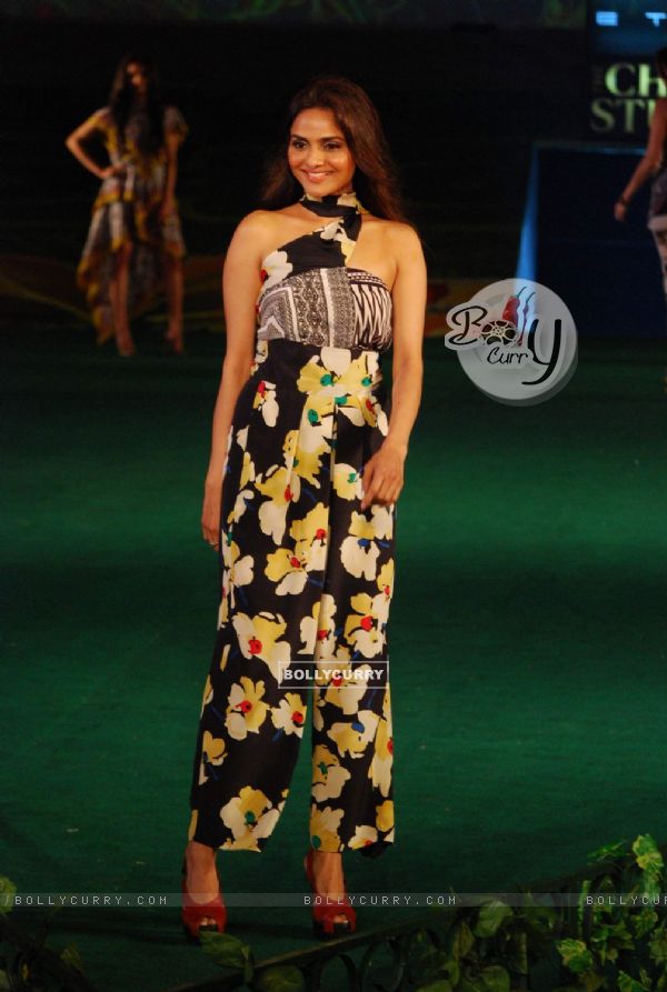 Madhoo walking on the ramp for Chivas Fashion Show Day 1..
