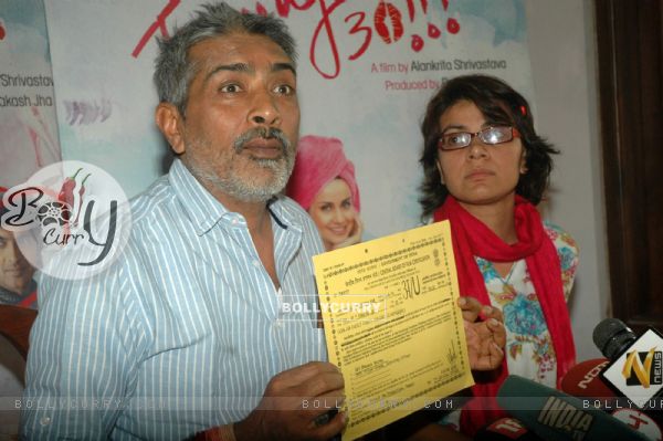 Prakash Jha at Turning 30!!! censor certificate controversy press meet at Andheri. . (116923)
