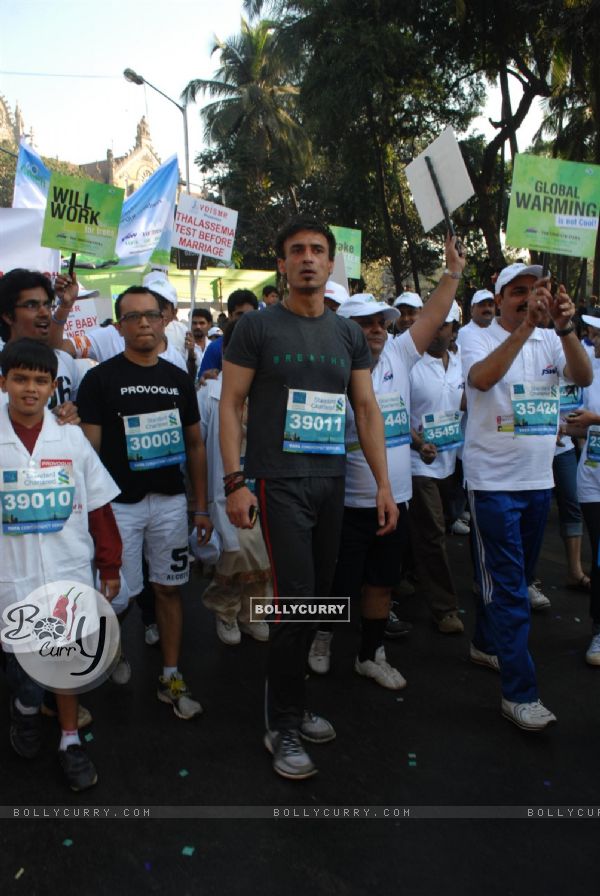 Rahul Dev at Standard Chartered Mumbai Marathon 2011