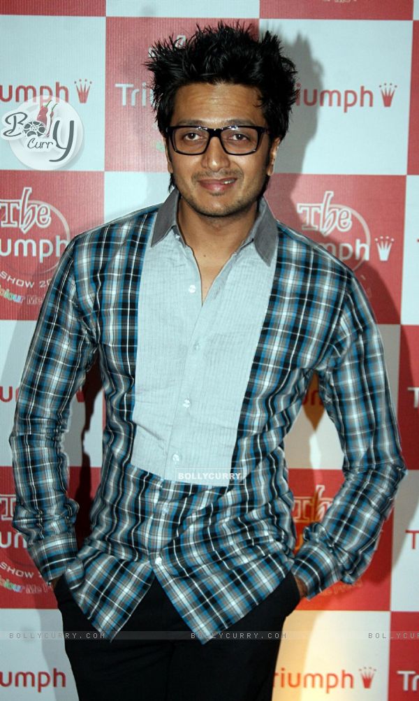 Ritesh Deshmukh at Triumph Lingerie Fashion Show 2011