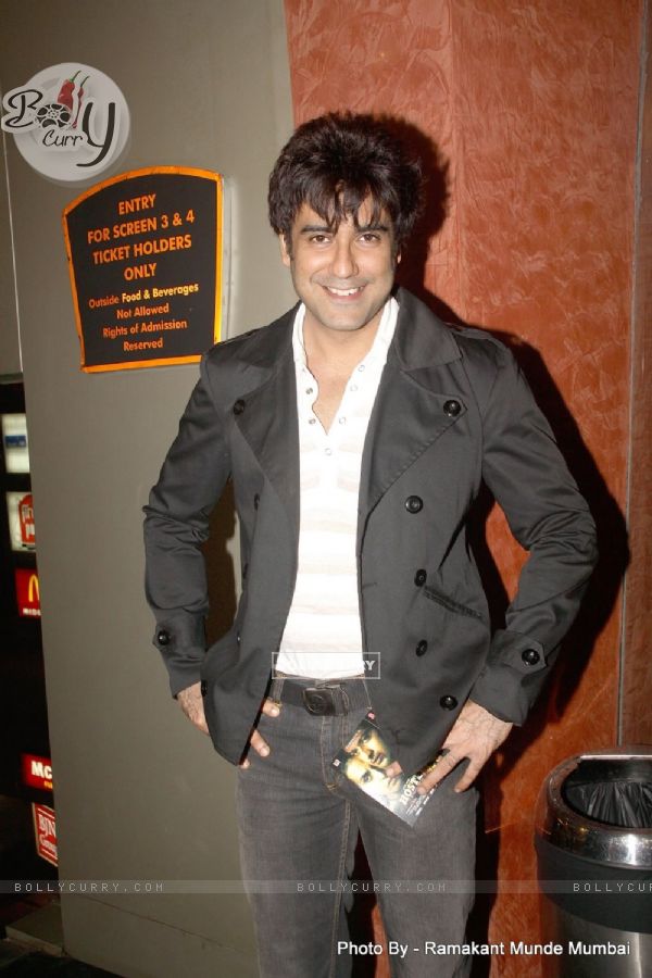 Karan Oberoi in Premiere of 'Hostel' movie at Fun Republic Andheri