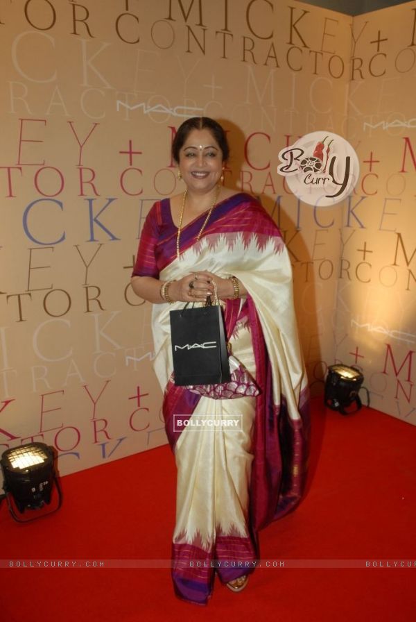 Kirron Kher in MAC bash hosted by Mickey Contractor