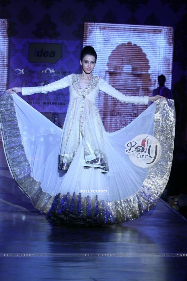 Models walk the ramp for Shabana Azmi's charity show 'Mizwan'