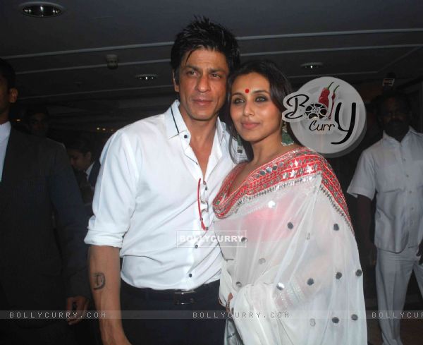 Shahrukh Khan with Rani Mukherjee at Sameer Soni and Neelam's wedding reception