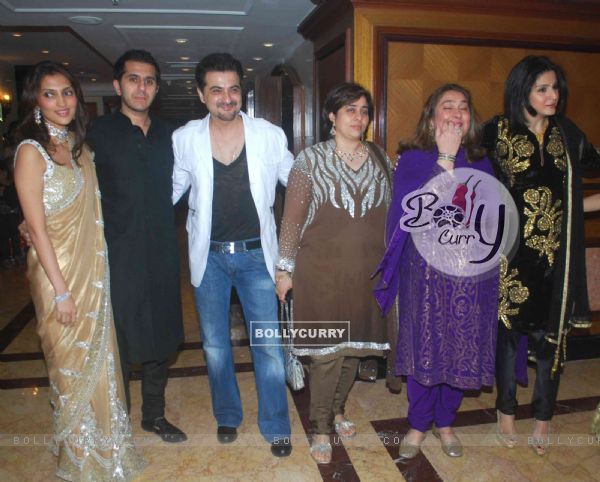Sanjay Kapoor, Raveena Tandon and Many more celebs in Sameer Soni and Neelam's wedding reception