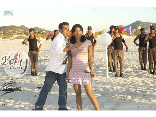 Salman Khan impressing Priyanka Chopra