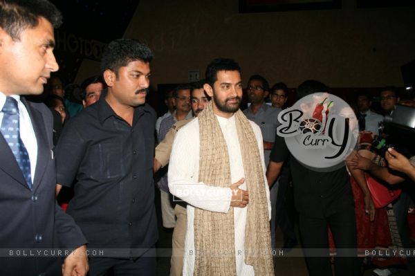 Aamir Khan at 'Rang De Basanti' team celebrates its 5th year with special screening (118466)
