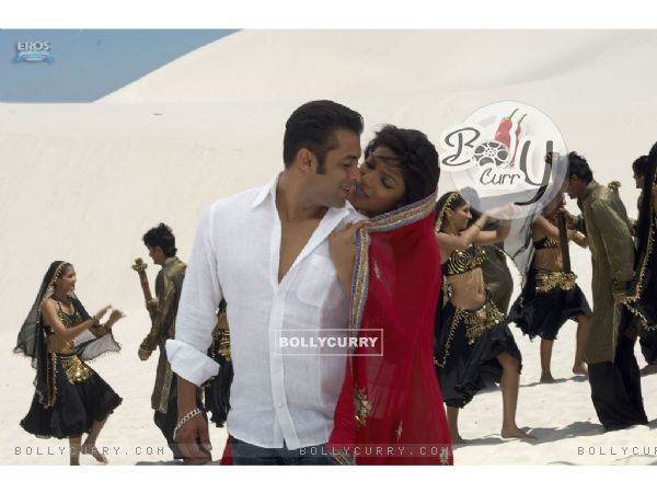 Salman and Priyanka looking hot (11855)