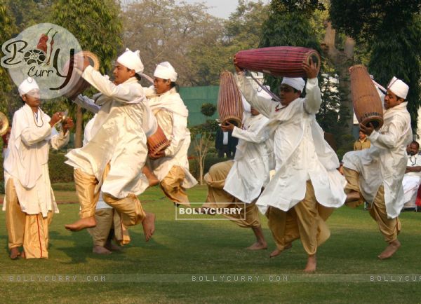 The Tableaux artists who participated in Republic Day Parade at Vice President  M. Hamid Ansari's residence, in New Delhi. .
