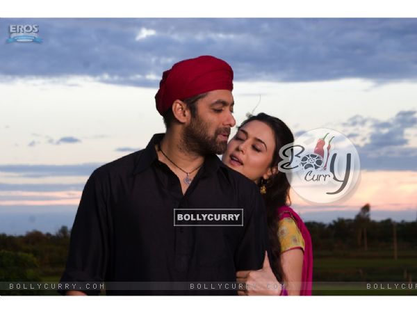 Romantic scene of Salman and Preity