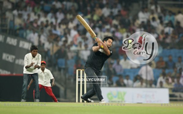 Aftab Shivadasani playing at Gully Cricket organised by Project Crayons