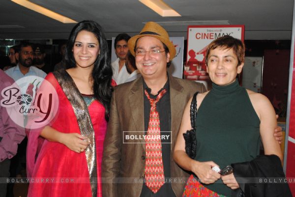 Deepa Sahi,Vinay Pathak and Mona Singh at Premiere of 'Utt Pataang' movie (119557)
