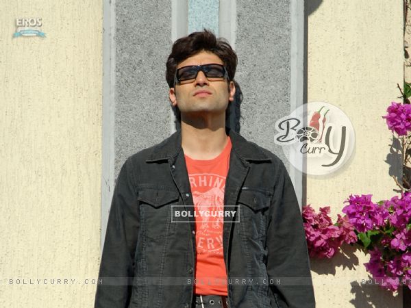 Shiney Ahuja looking gorgeous in black jacket