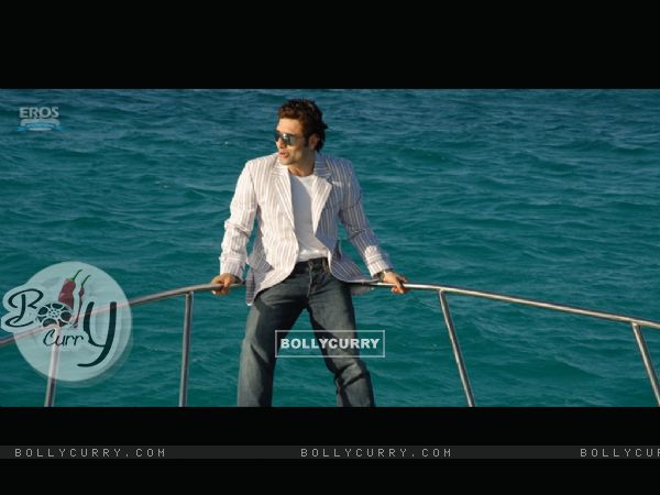 Shiney Ahuja looking smart and handsome