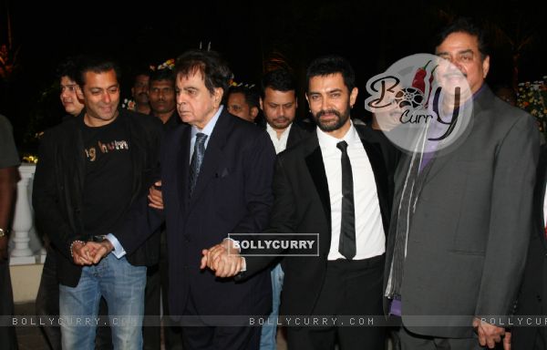 Aamir and Salman with Dilip Kumar and Shatrughan at Imran Khan and Avantika Malik Wedding Reception