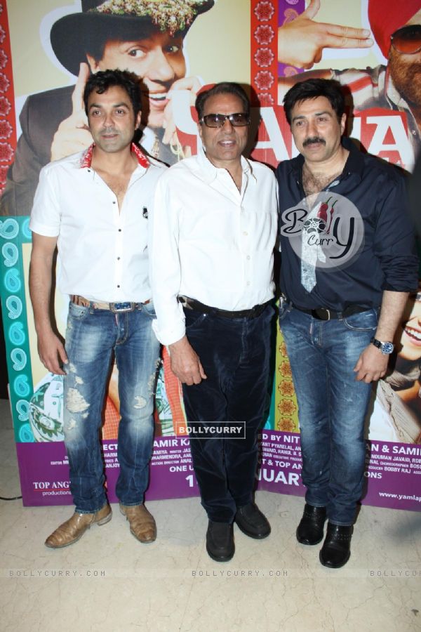 Dharmendra with Sunny and Bobby Deol at Yamla Pagla Deewana Film success party (120312)