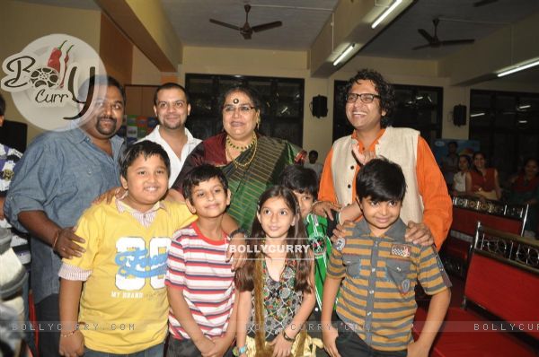 Usha Uthup at music launch of film''Satrangee Parachute'' in ST Catherine's children home (122179)
