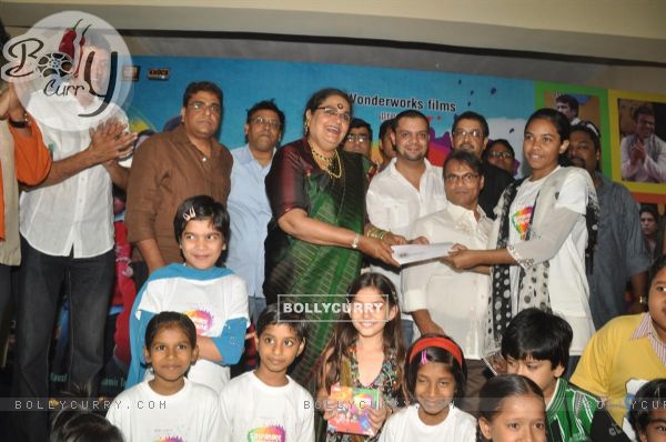 Star cast at music launch of film''Satrangee Parachute'' in ST Catherine's children home (122183)