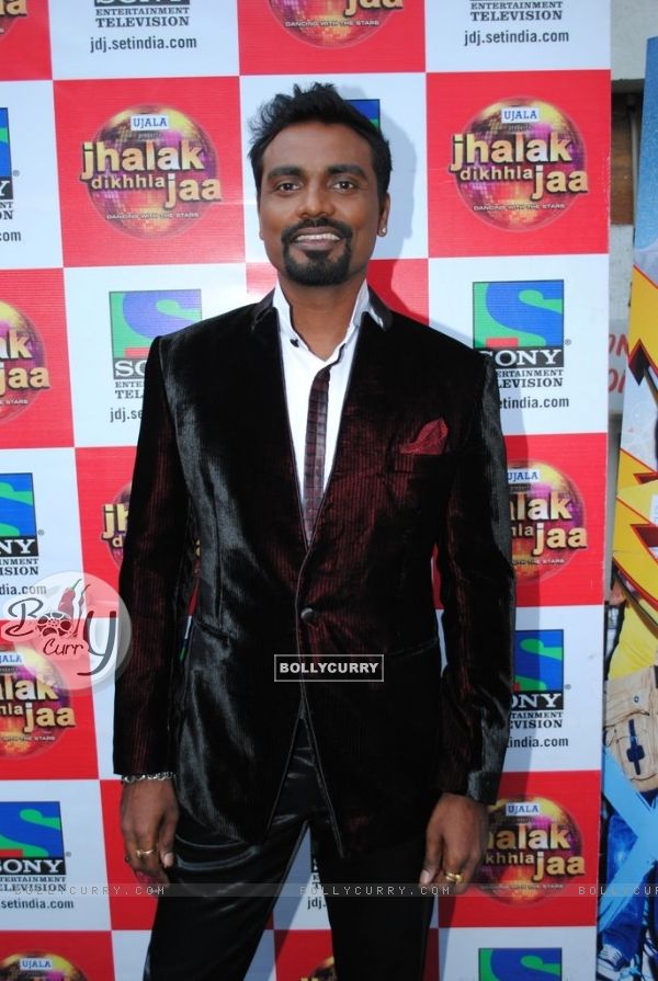 F.A.L.T.U movie director Remo Dsouza on the sets of Jhalak Dikhla Jaa at Filmistan (122326)