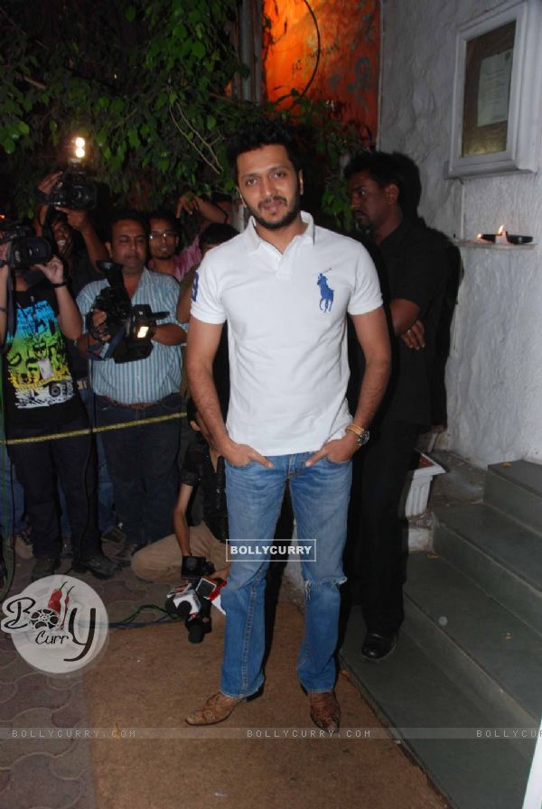 Ritesh Deshmukh at Shahid Kapoor's birthday celebration at Olive, Bandra