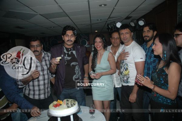 Amit Mishra Birthday bash with star cast of Rakht Ek Rishta at the club, Mumbai