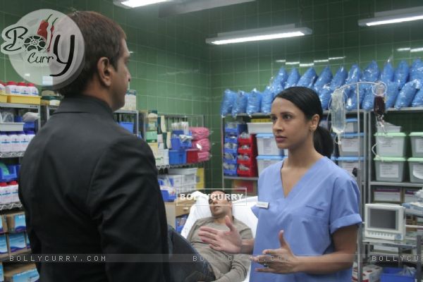Javed Jaffery enquiring nurse about Akshay condition