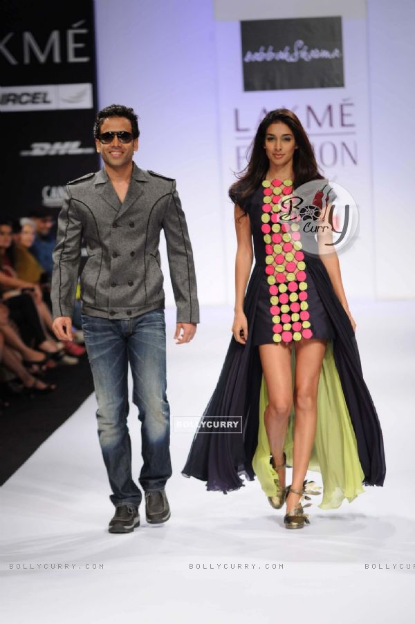 Tusshar Kapoor and Preeti Desai walk for Sabbah Sharma at Lakme Fashion Week day 2 in Mumbai. .