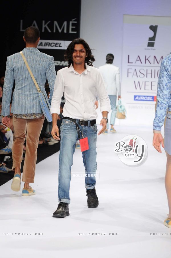 A model displays designer Sanjay Hingu's creations during the Lakme Fashion Week day 4 in Mumbai. .