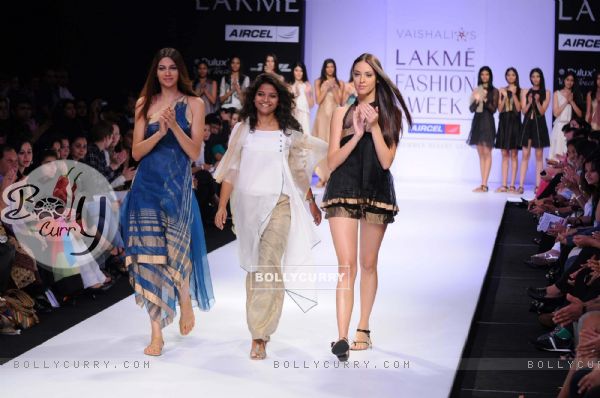 Models displays designer Vaishali's creations during the Lakme Fashion Week day 4 in Mumbai. .
