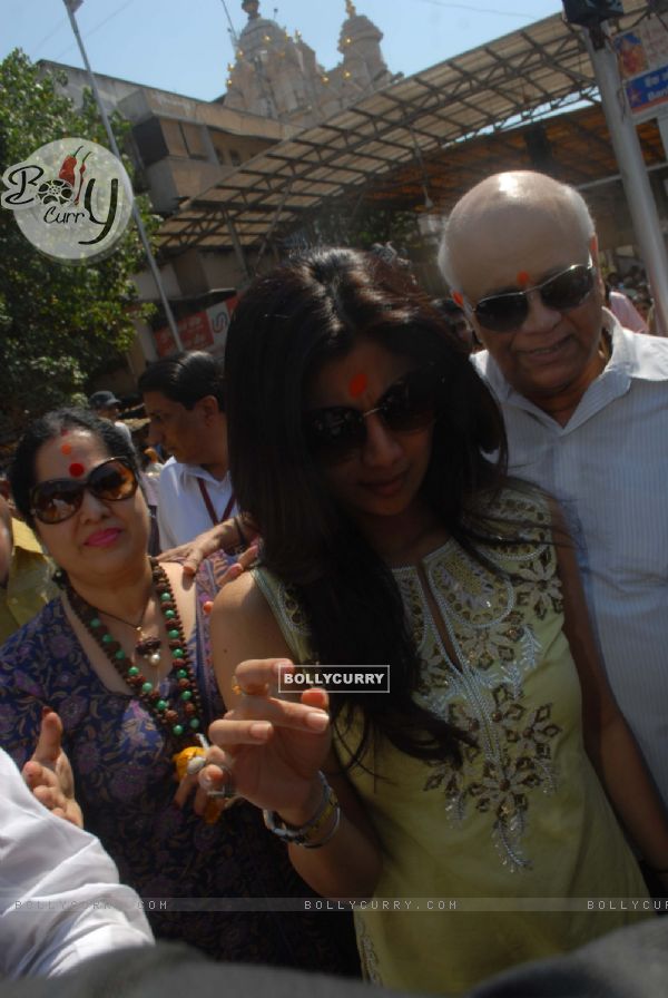 Shilpa Shetty snapped at Siddhivinayak Temple
