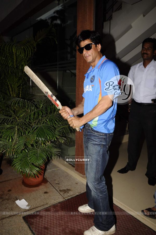 Shahrukh Khan's cricket screening at Mannat