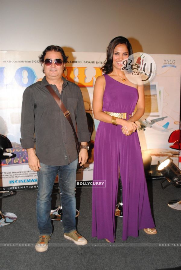 Vinay Pathak and Lara Dutta during the first look of film Chalo Dilli in Mumbai (128169)