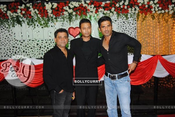 Anees Bazmee with Irrfan and Sunil Shetty at Premiere of Thank You movie at Chandan, Juhu, Mumbai (129292)