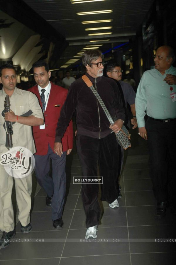 Amitabh Bachchan returns from Poland visit