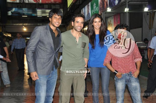 Tusshar, Preeti and Sundeep at 'Shor In The City' movie promotional event at Inorbit Mall (130626)