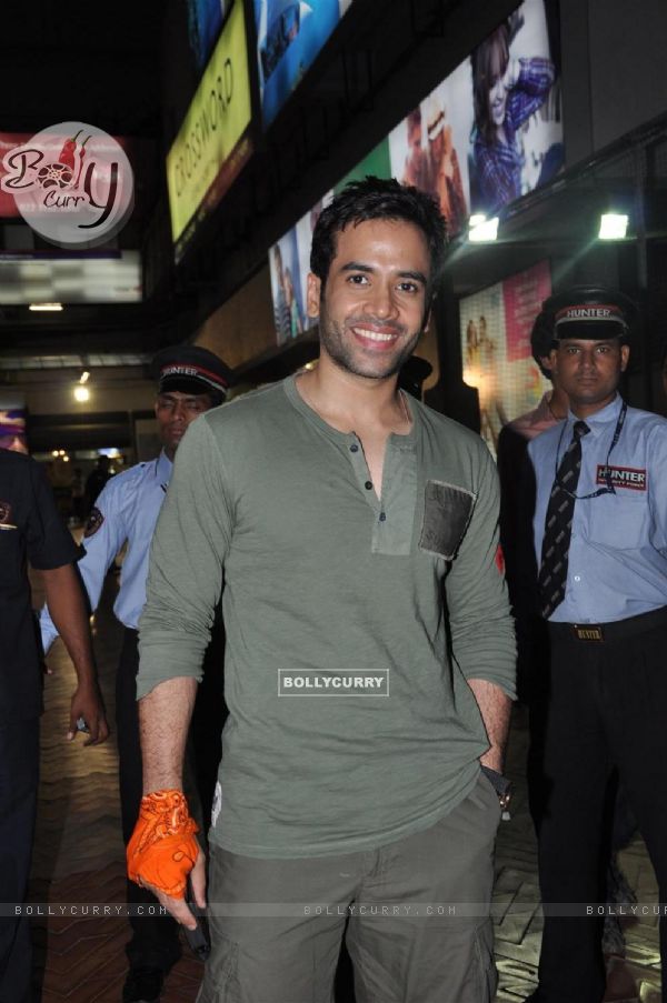 Tusshar Kapoor at 'Shor In The City' movie promotional event at Inorbit Mall (130629)