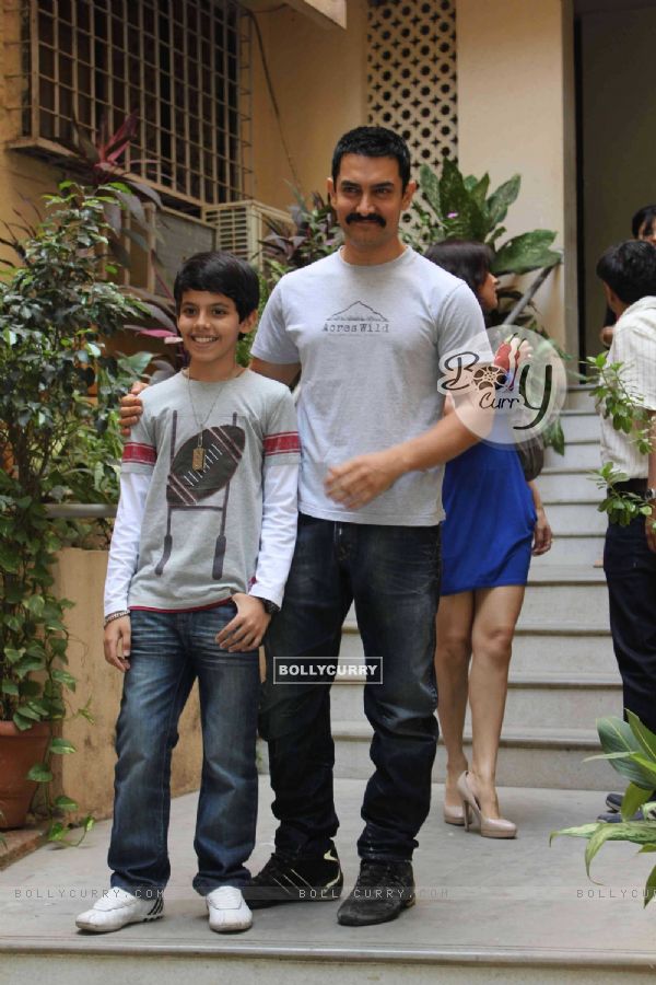 Aamir Khan's excited for Zokkomon!! Darsheel Safary for special screening of Zokkomon (131228)