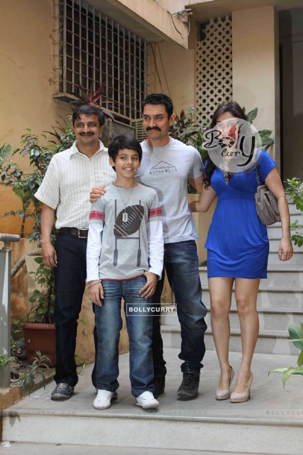 Aamir Khan's excited for Zokkomon!! Darsheel Safary and Manjari for special screening of Zokkomon (131231)