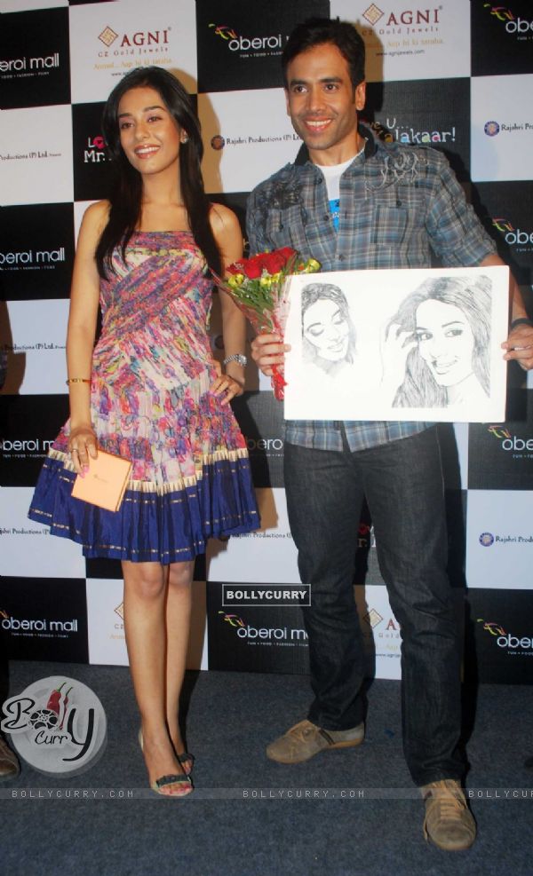 Tusshar Kapoor and Amrita Rao at a promotional event for film Love U... Mr. Kalakaar! at Oberoi Mall (133394)