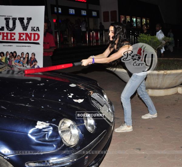 Shraddha Kapoor breaks a Jaguar for Luv Ka The End promotions (133536)