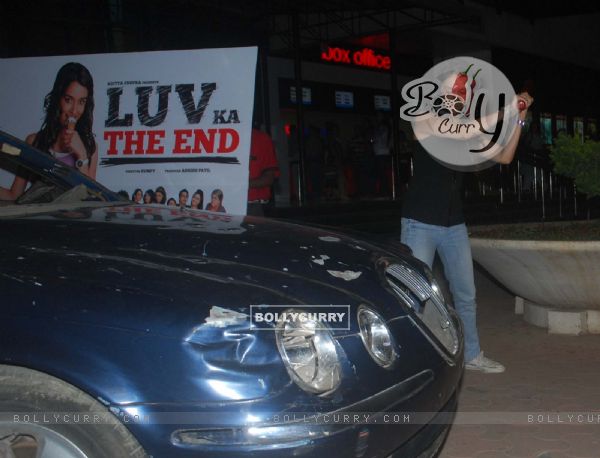 Shraddha Kapoor breaks a Jaguar for Luv Ka The End promotions (133651)