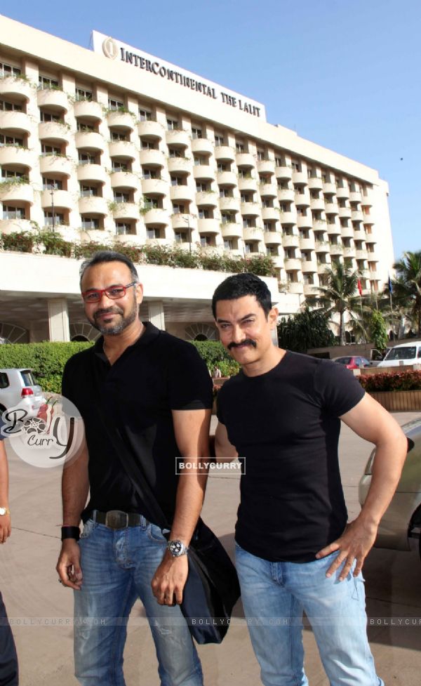 Aamir Khan unveils Delhi Belly first look (134324)