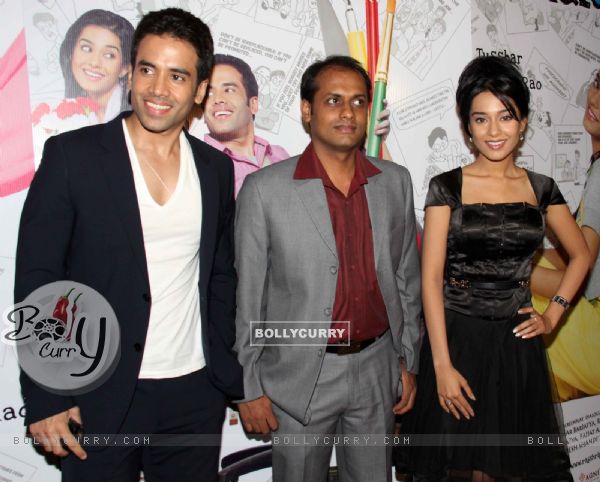 Tusshar Kapoor and Amrita Rao at 'Love U... Mr. Kalakaar!' movie screening (134375)