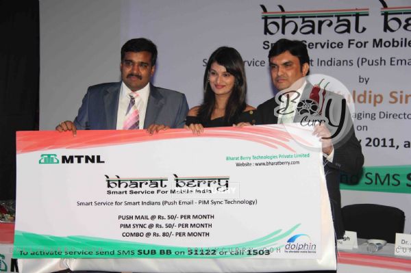 Sayali Bhagat at Bharat Berry service launch